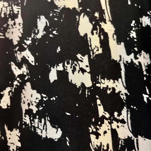 Classic midi shirtwaist w/ pockets and fabric tie - Picture 6 of 6